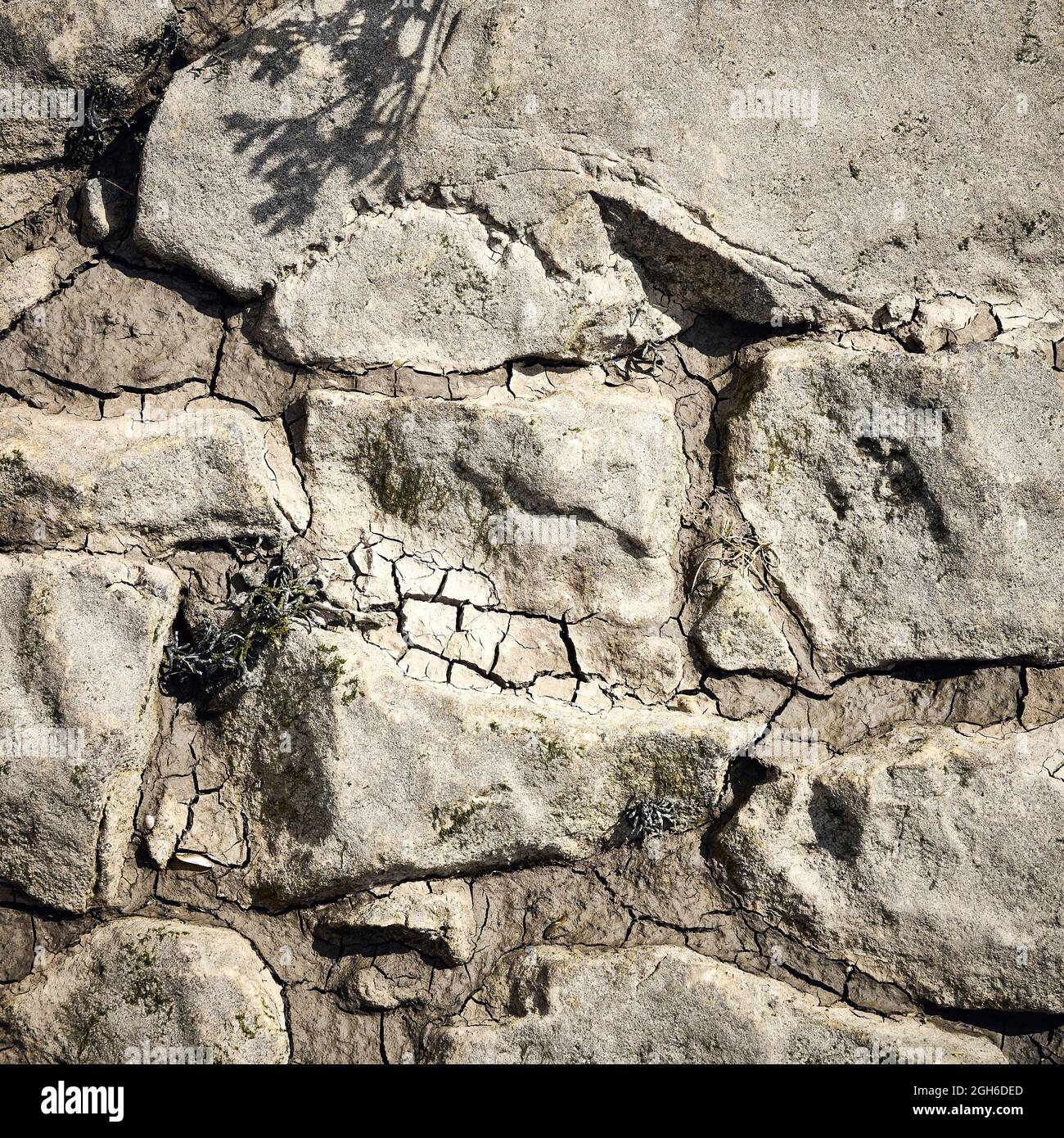 Slit Between Rocks Stones between rocks hi-res stock photography and images - Alamy