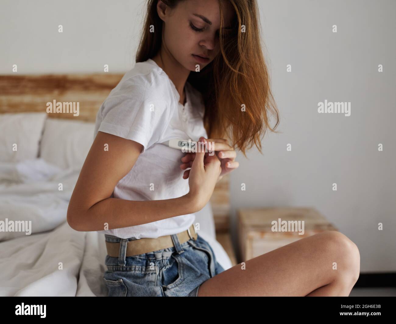 Under arm thermometer hires stock photography and images Alamy