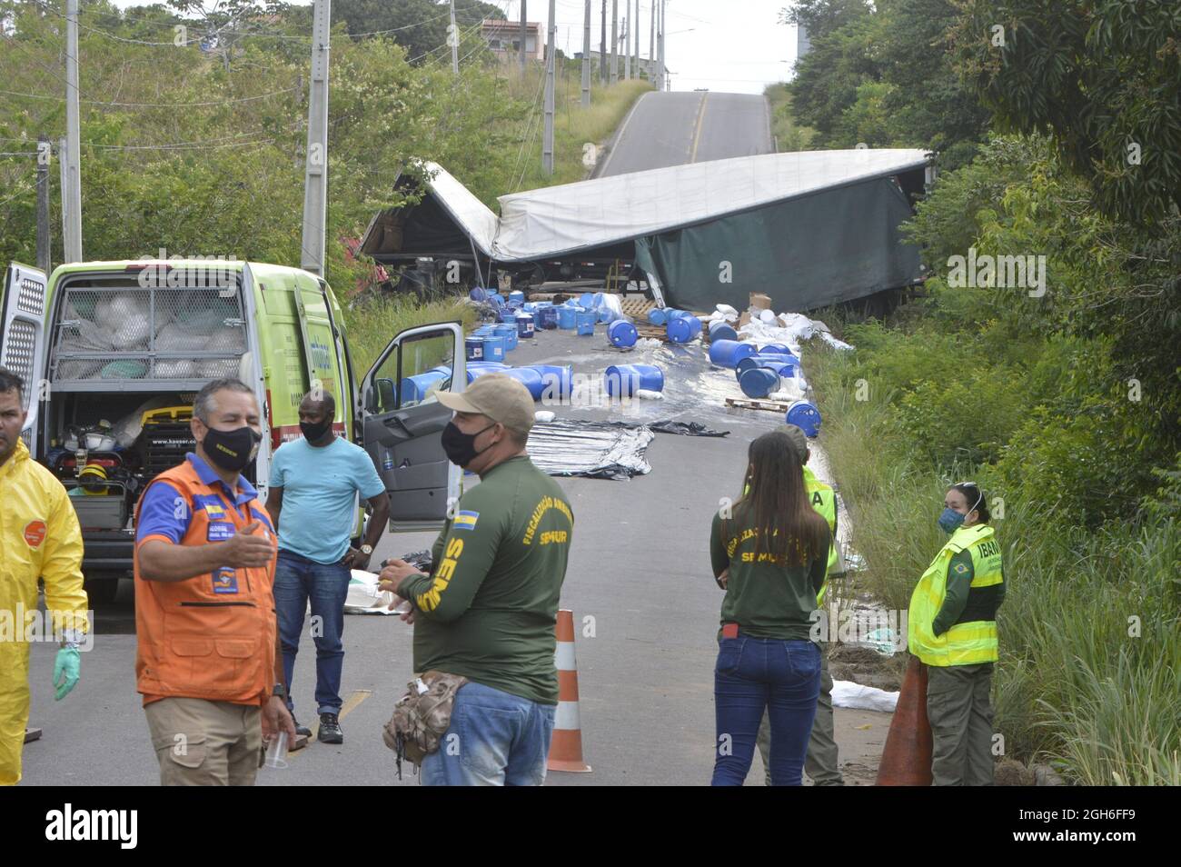 September 5, 2021, Natal, Rio Grande do Norte, Brasil: (INT) Truck with chemical products overturns and road is banned in the metropolitan region of Natal. September 5, 2021, Parnamirim, Rio Grande do September 5, 2021, Natal, Rio Grande do Norte, Brasil: (INT) Truck with chemical products overturns and road is banned in the metropolitan region of Natal. September 5, 2021, Parnamirim, Rio Grande do