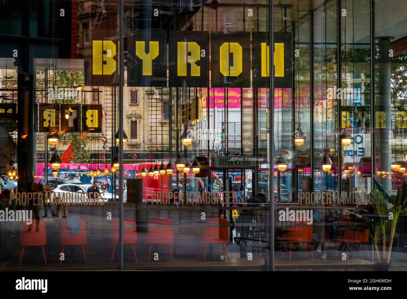 Byron Hamburgers London - Byron Restaurant Central St Giles London. Byron is a UK based restaurant chain focussing on hamburgers. Founded 2007 Stock Photo