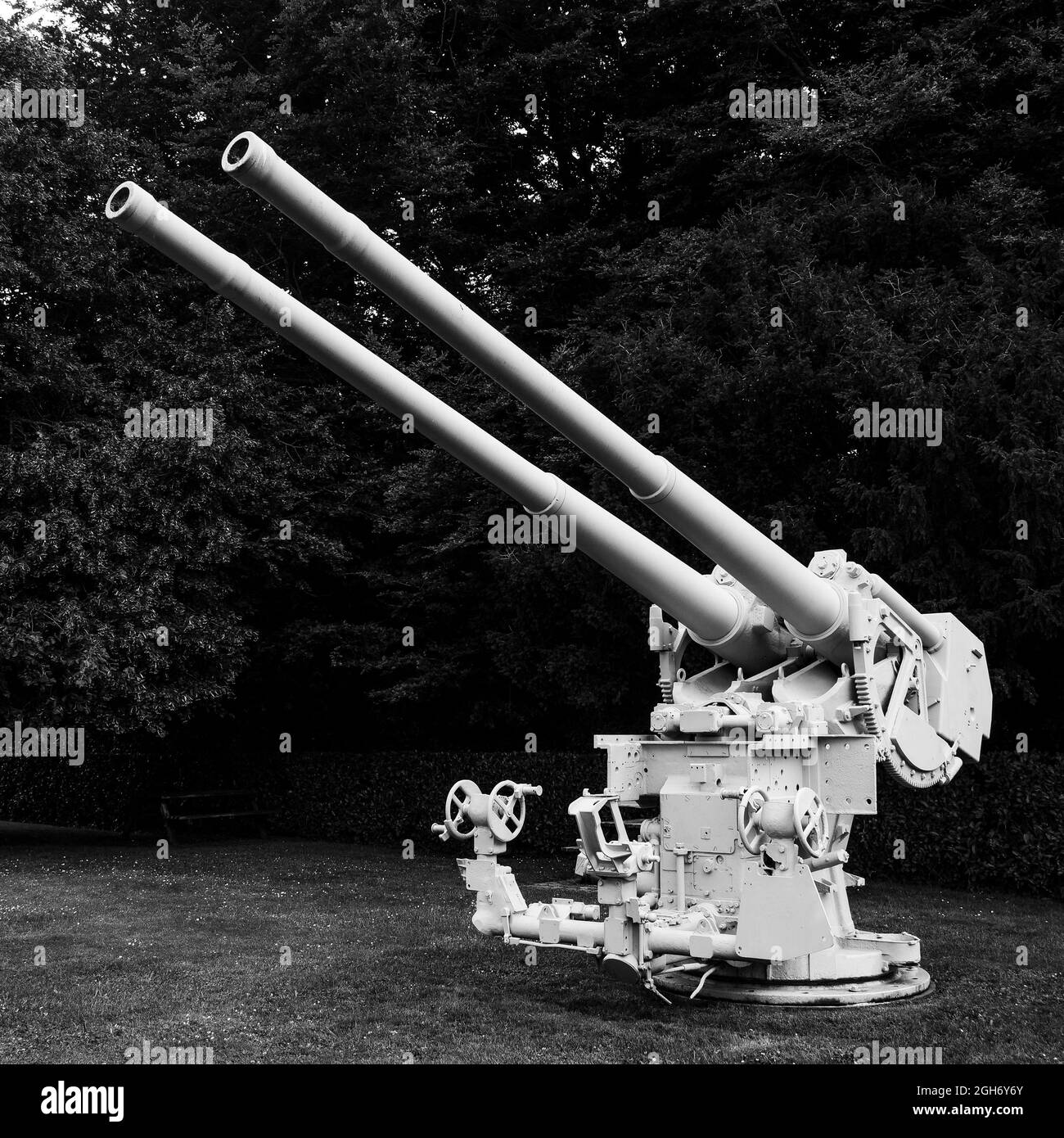 Anti aircraft gun wwii Black and White Stock Photos & Images Alamy