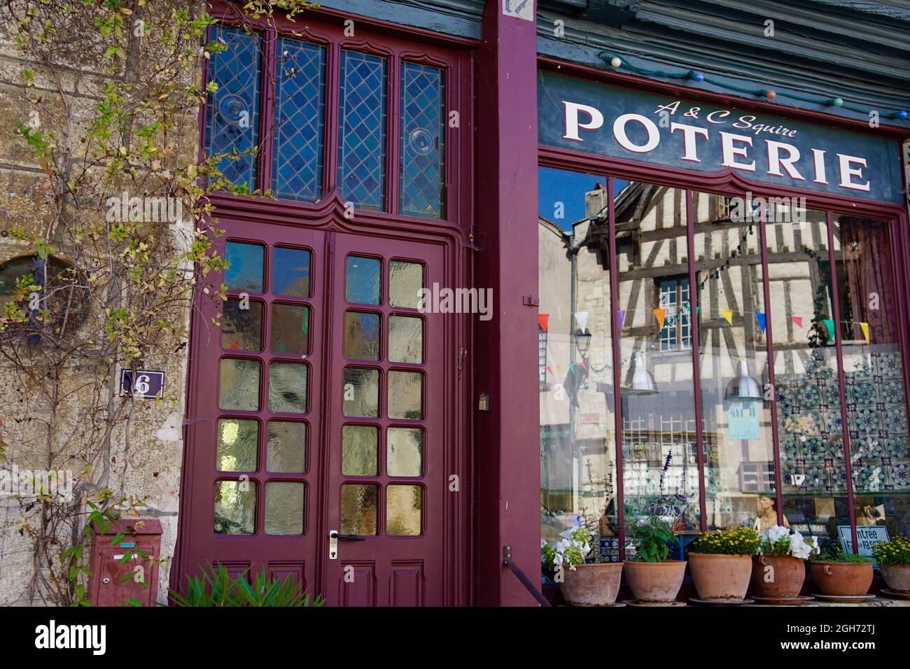 Potters shop in Noyers sur Serein, France Stock Photo