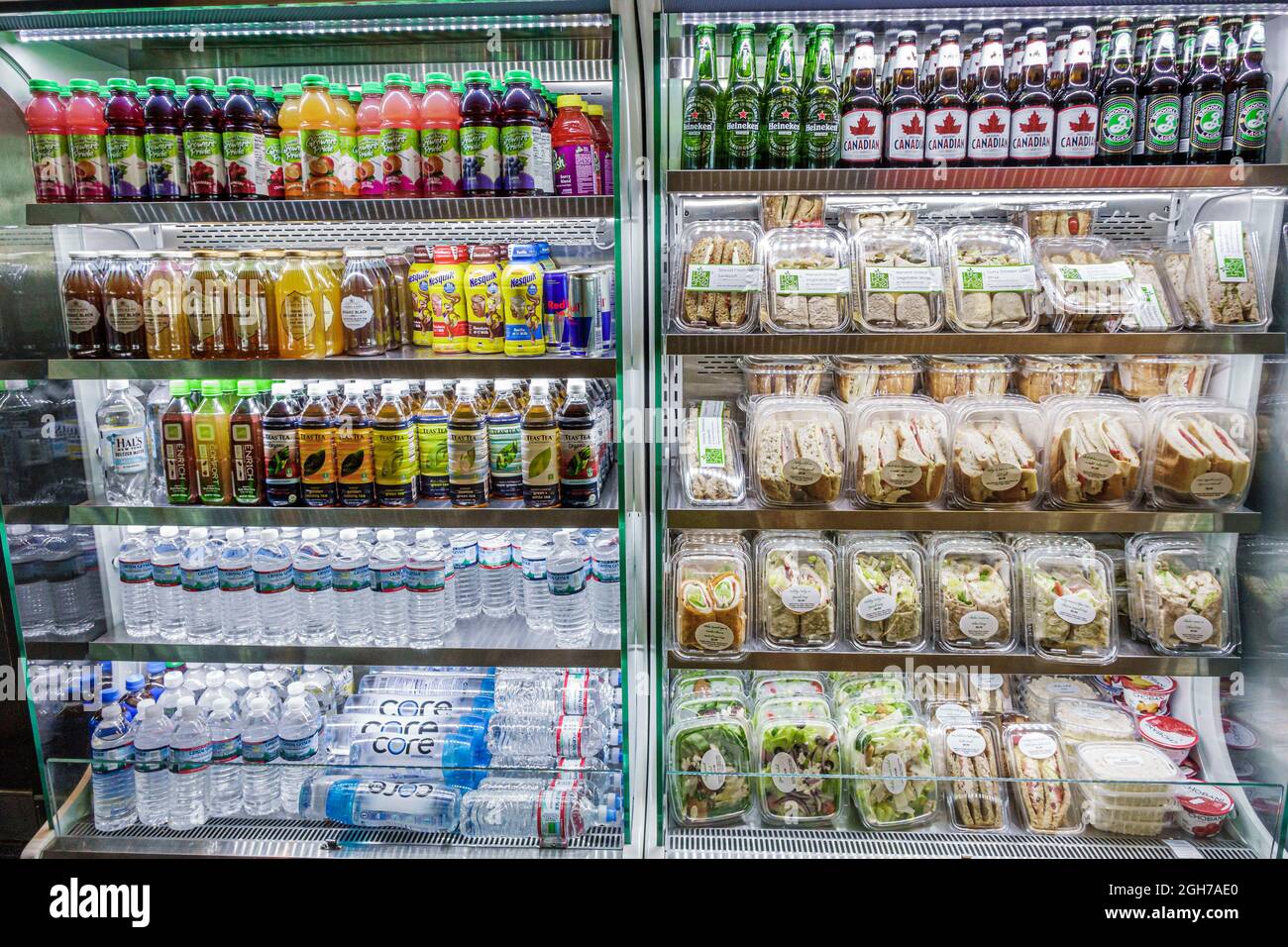 Airport beer laguardia hires stock photography and images Alamy