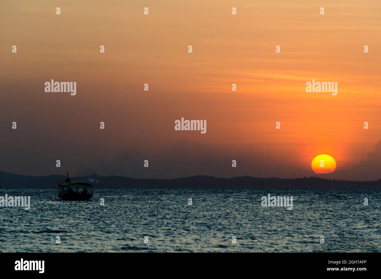 Falling behind hi-res stock photography and images - Alamy