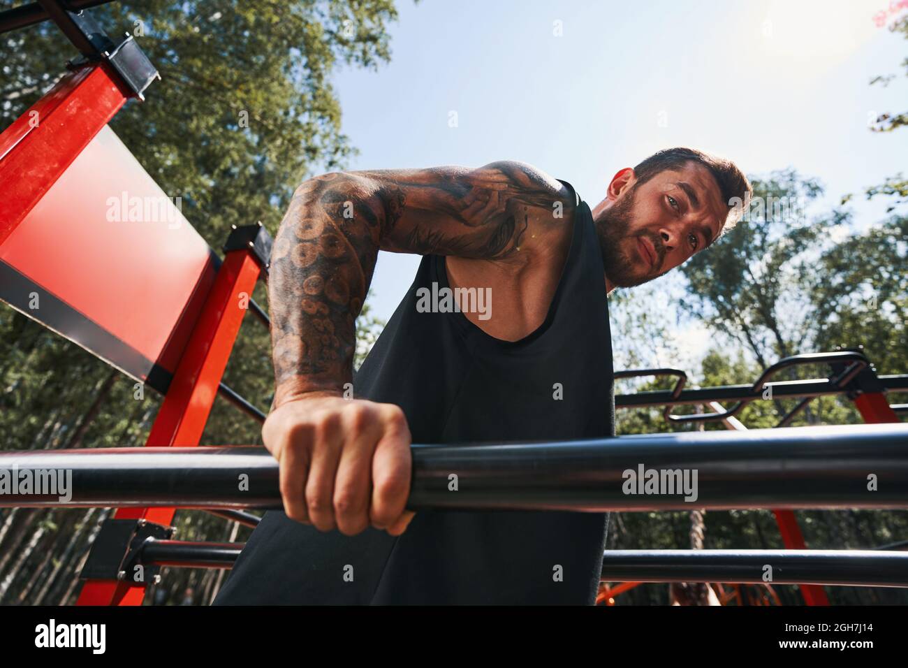 Upper body push ups man hi-res stock photography and images - Alamy