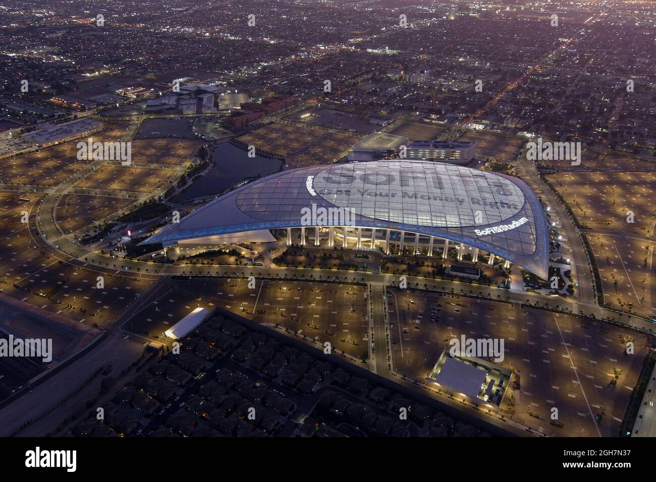 Sofi Stadium no verão da Califórnia - PressReader