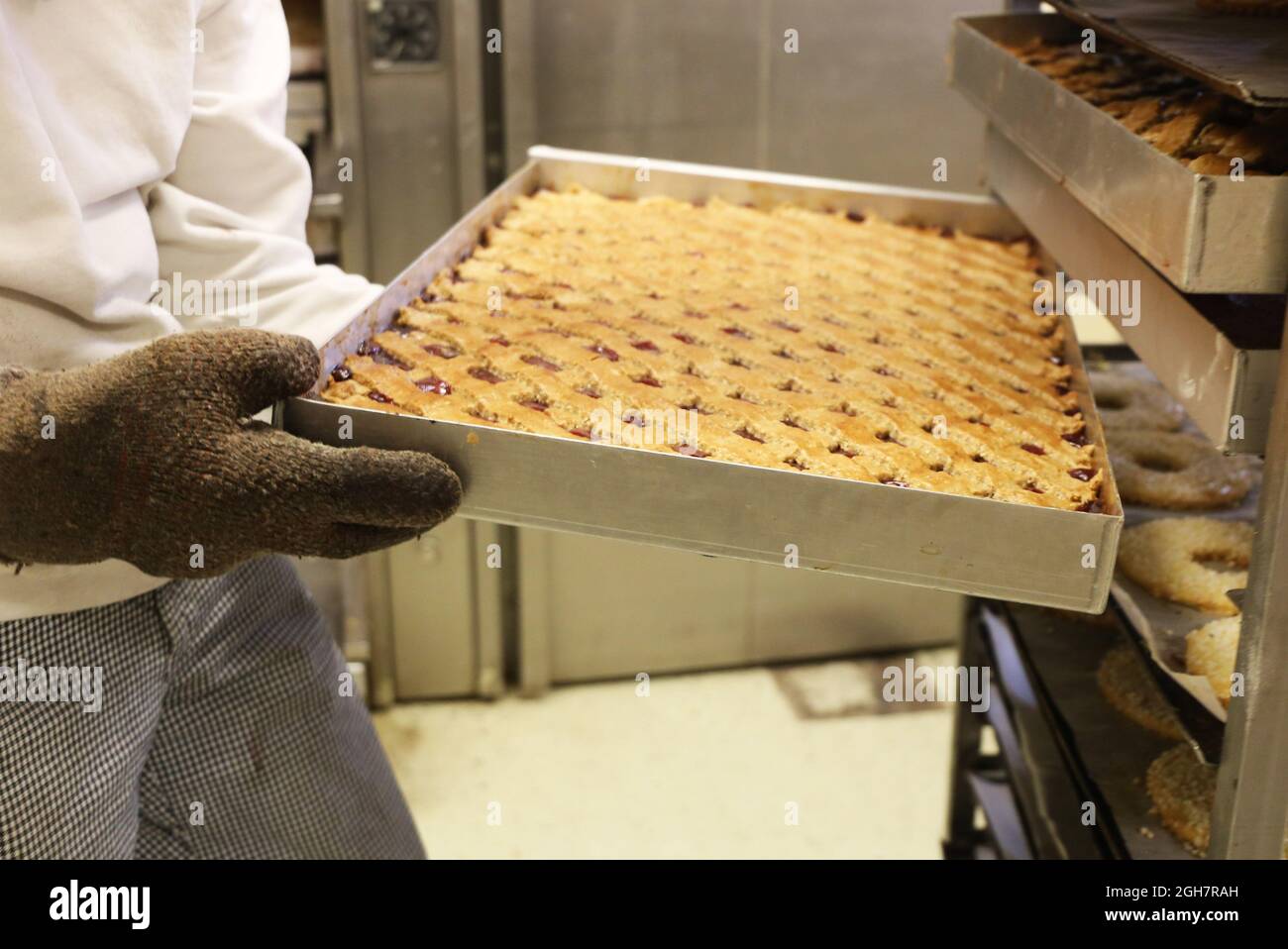 Baking bread and pastry in the bakery Stock Photo Alamy