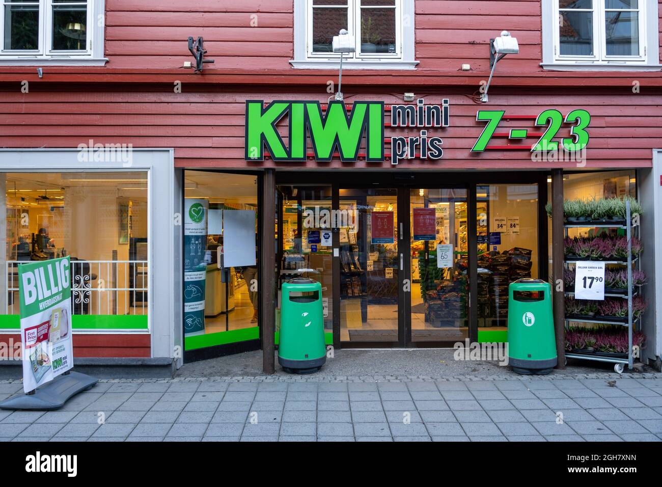 Kiwi Mini Pris supermarket in Lillehammer, Norway, Europe Stock Photo