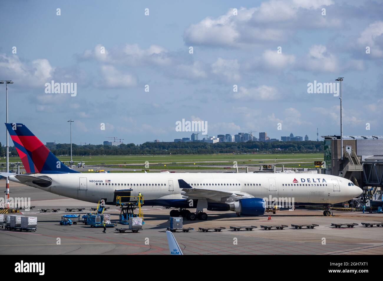 Delta airlines logo hires stock photography and images Alamy