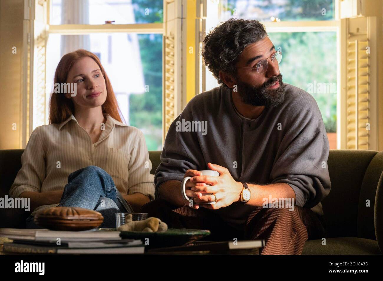 OSCAR ISAAC and JESSICA CHASTAIN in SCENES FROM A MARRIAGE (2021), directed by HAGAI LEVI. Credit: Endeavor Content / Album Stock Photo