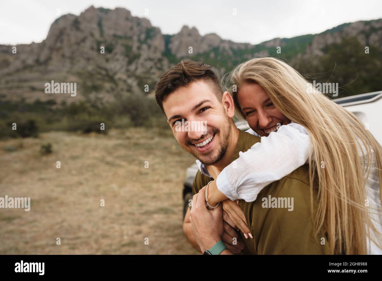 Family mountains rear view hi-res stock photography and images - Alamy