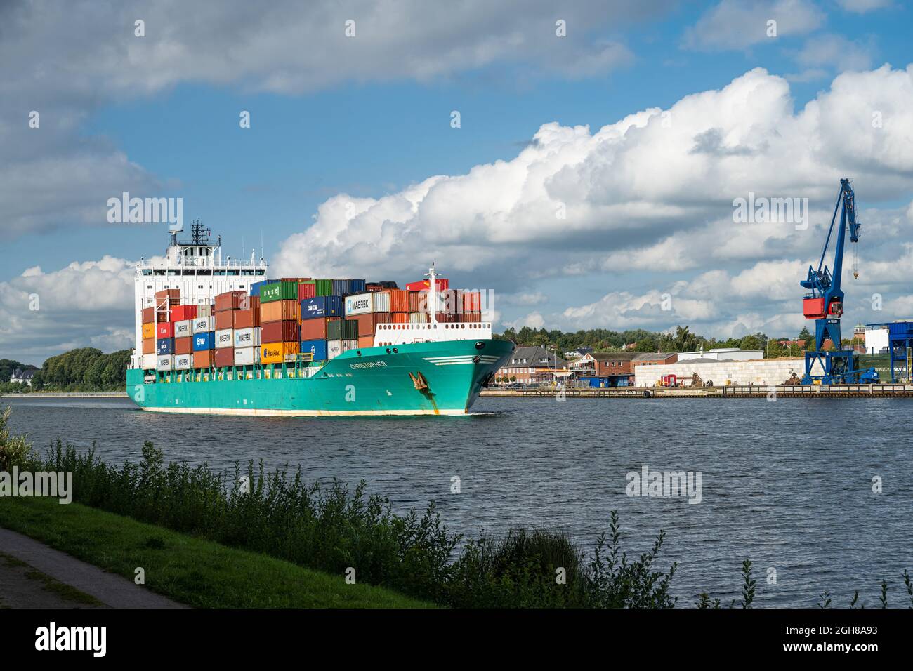 Der Containerfrachter Christopher passiert den Nor-Ostsee-Kanal Richtung Kiel in Rendsburg Stock Photo