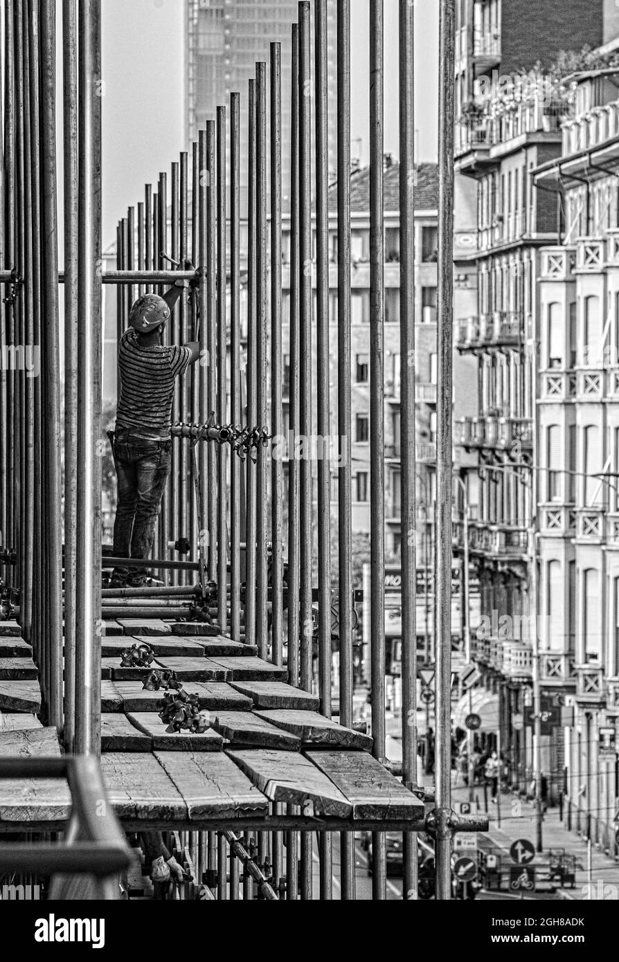 Ristrutturazione facciata edificio hires stock photography and images