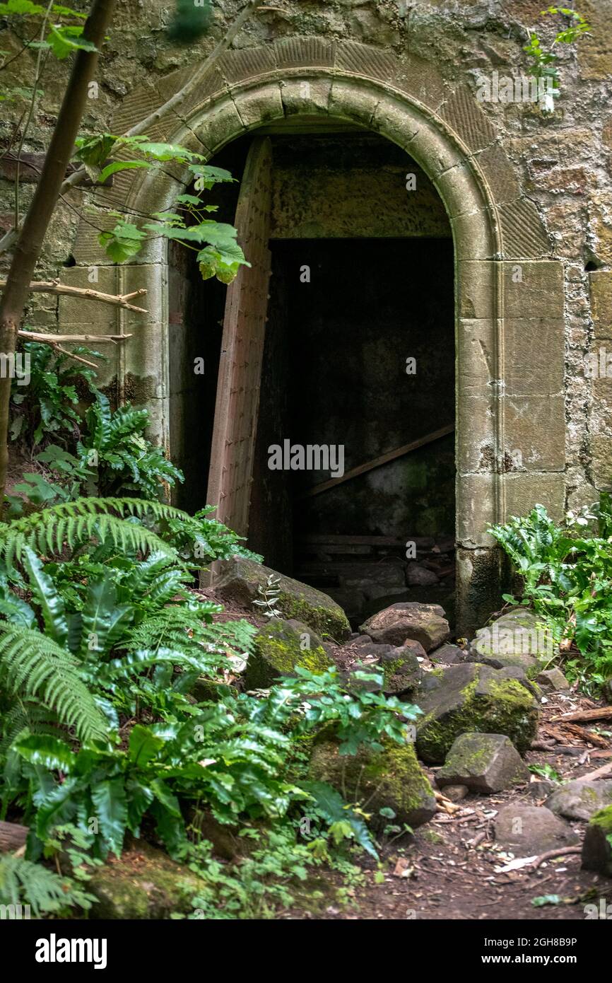 The ruins of the Dunmore Park estate in Falkirk, Scotland Stock Photo ...