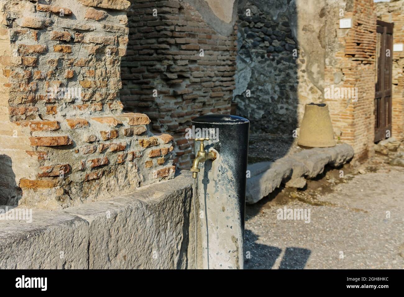 Ancient water pump column hi-res stock photography and images - Alamy