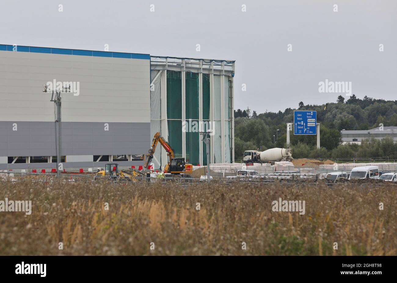 Dummerstorf, Germany. 06th Sep, 2021. View of the construction site of a new logistics center of the online retailer Amazon. More than 1000 new jobs are to be created here. Credit: Danny Gohlke/dpa/Alamy Live News Stock Photo