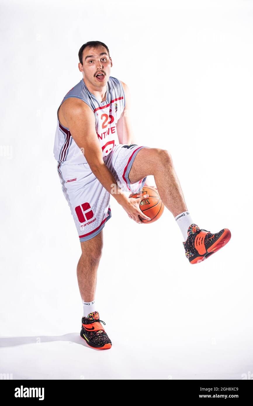 Antwerp's Cameron Krutwig poses at a photoshoot of Belgian Basketball team  Antwerp Giants, ahead of the 2021-2022 EuroMillions League, Friday 03 Septe  Stock Photo - Alamy