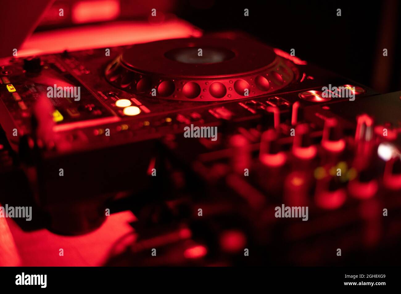 Music player. DJ panel. Disco equipment Stock Photo Alamy