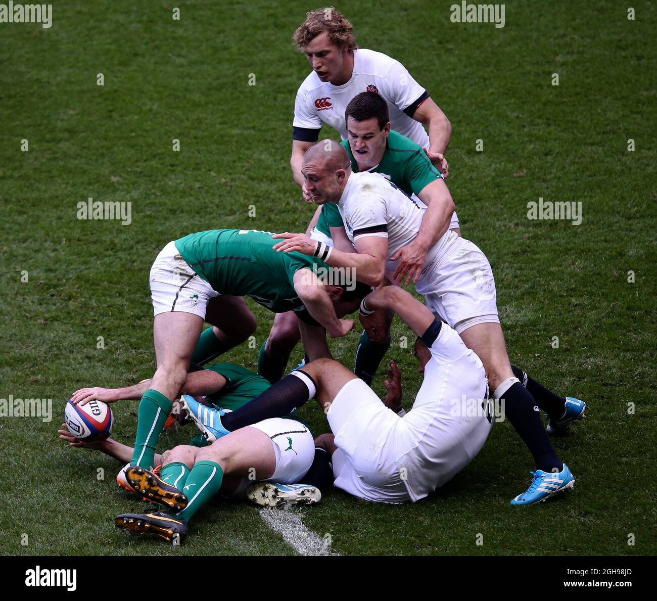 Rugby ruck hi-res stock photography and images - Page 3 - Alamy