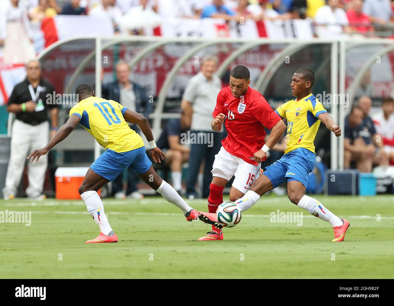 England's Alex Oxlade-Chamberlain in action during the International Friendly match between England and Ecuador held at Sun Life Stadium in Miami, USA on June 4, 2014. Pic David Klein/Sportimage. Stock Photo