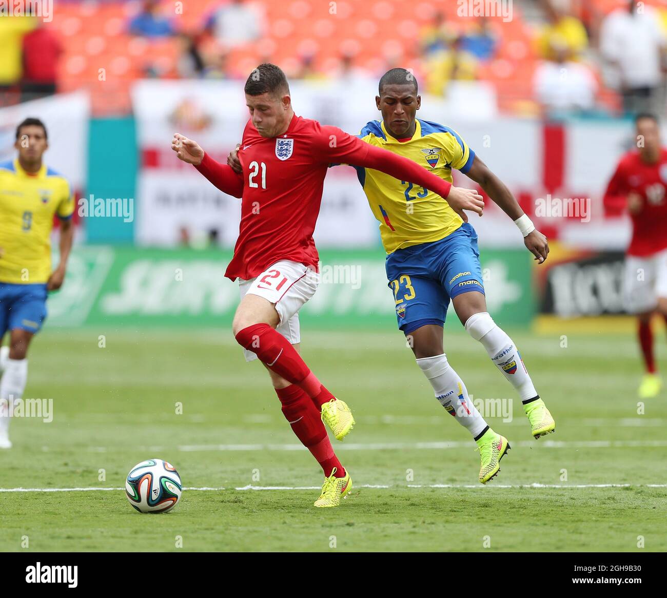 England's Ross Barkley tussles with Ecuador's Christian Noboa during the International Friendly match between England and Ecuador held at Sun Life Stadium in Miami, USA on June 4, 2014. Pic David Klein/Sportimage. Stock Photo