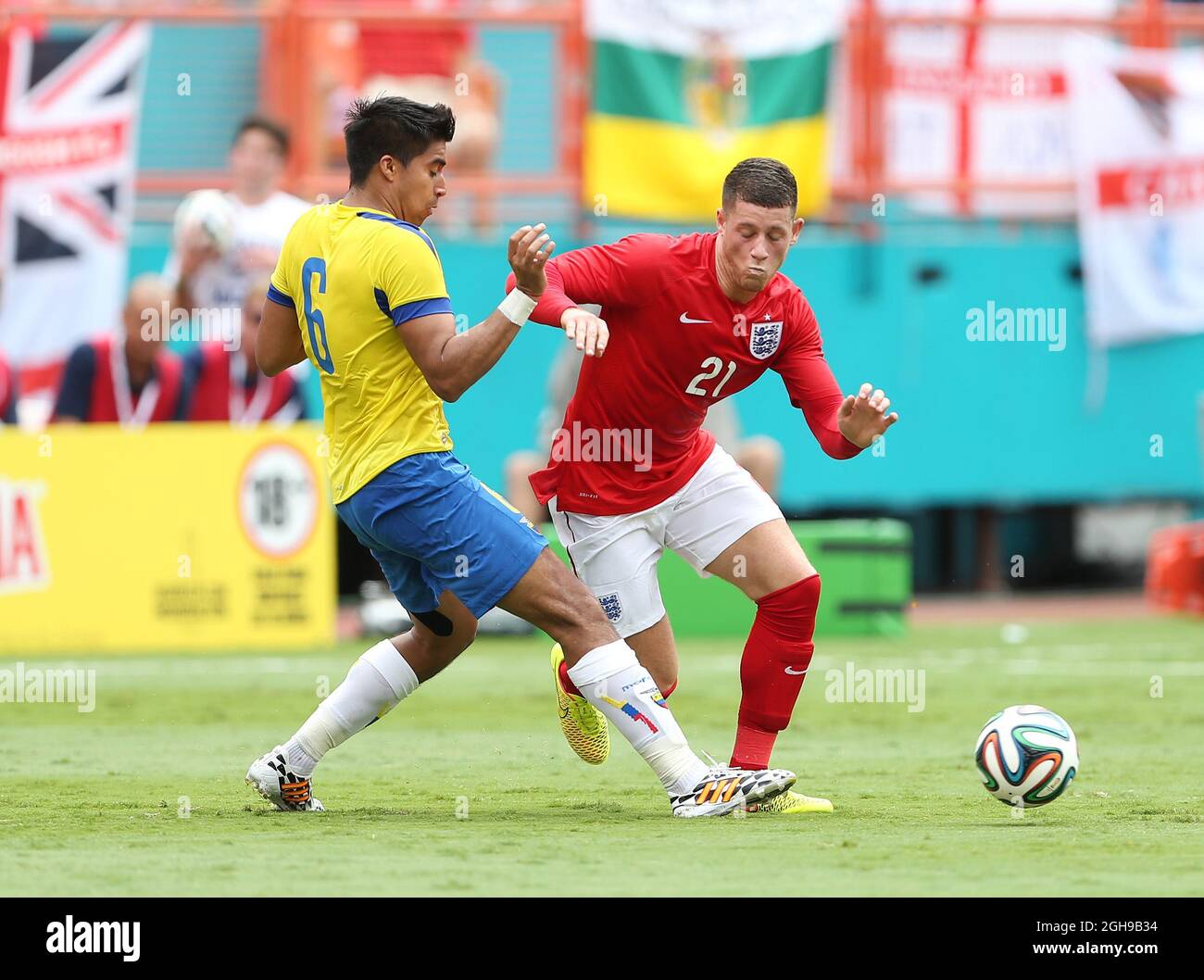 England's Ross Barkley tussles with Ecuador's Christian Noboa during the International Friendly match between England and Ecuador held at Sun Life Stadium in Miami, USA on June 4, 2014.Pic David Klein/Sportimage. Stock Photo