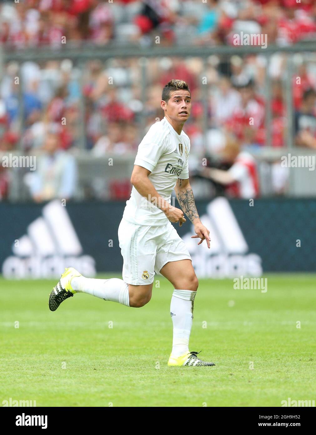 Image Aug 4 15 Munich United Kingdom Real Madrid S James Rodriguez In Action Audi Cup Real Madrid Vs Tottenham Hotspur Allianz Arena Munich Germany 4th August 15 Stock Photo Alamy