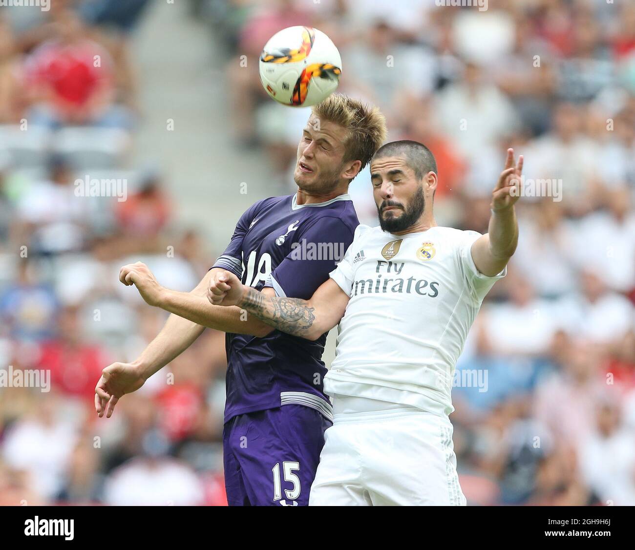 Image Aug 4 15 Munich United Kingdom Real Madrid S Isco Tussles With Tottenham S Eric Dier Audi Cup Real Madrid Vs Tottenham Hotspur Allianz Arena Munich Germany 4th August 15 Stock Photo Alamy