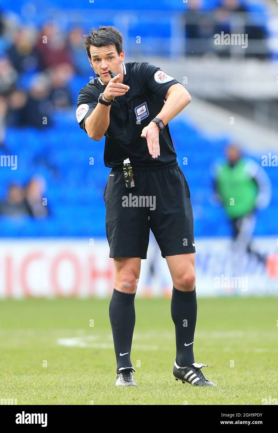 Refree Andrew Madley in action during the Sky Bet Championship League match at The Cardiff City Stadium.  Photo credit should read: David Klein/Sportimage Stock Photo