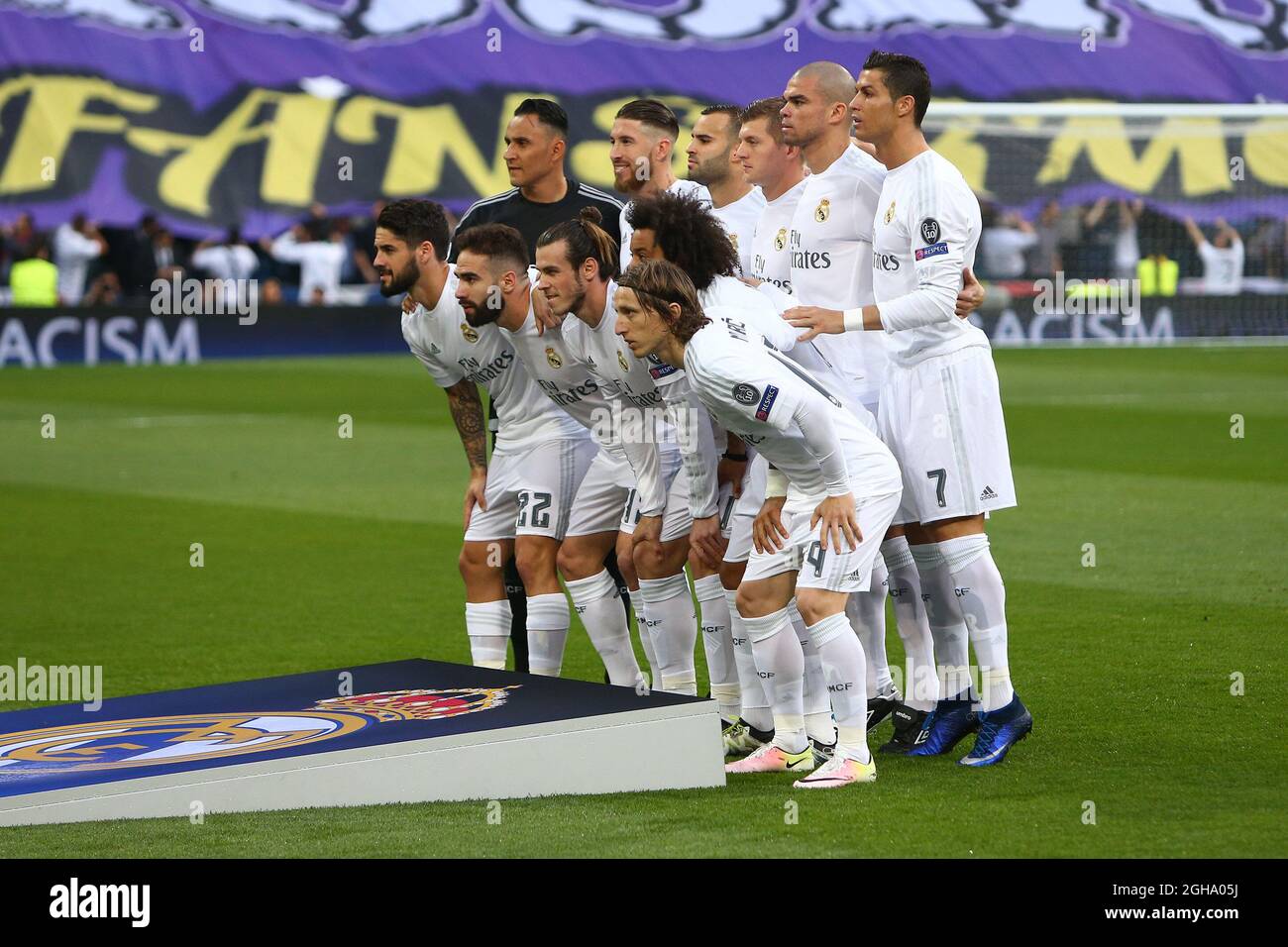 Real Madrid team photo, with Cristiano Ronaldo standing on his tip toes during the UEFA Champions League Semi Final 2nd leg match at the Santiago Bernabeu stadium. Photo credit should read: Philip Oldham/Sportimage via PA Images Stock Photo