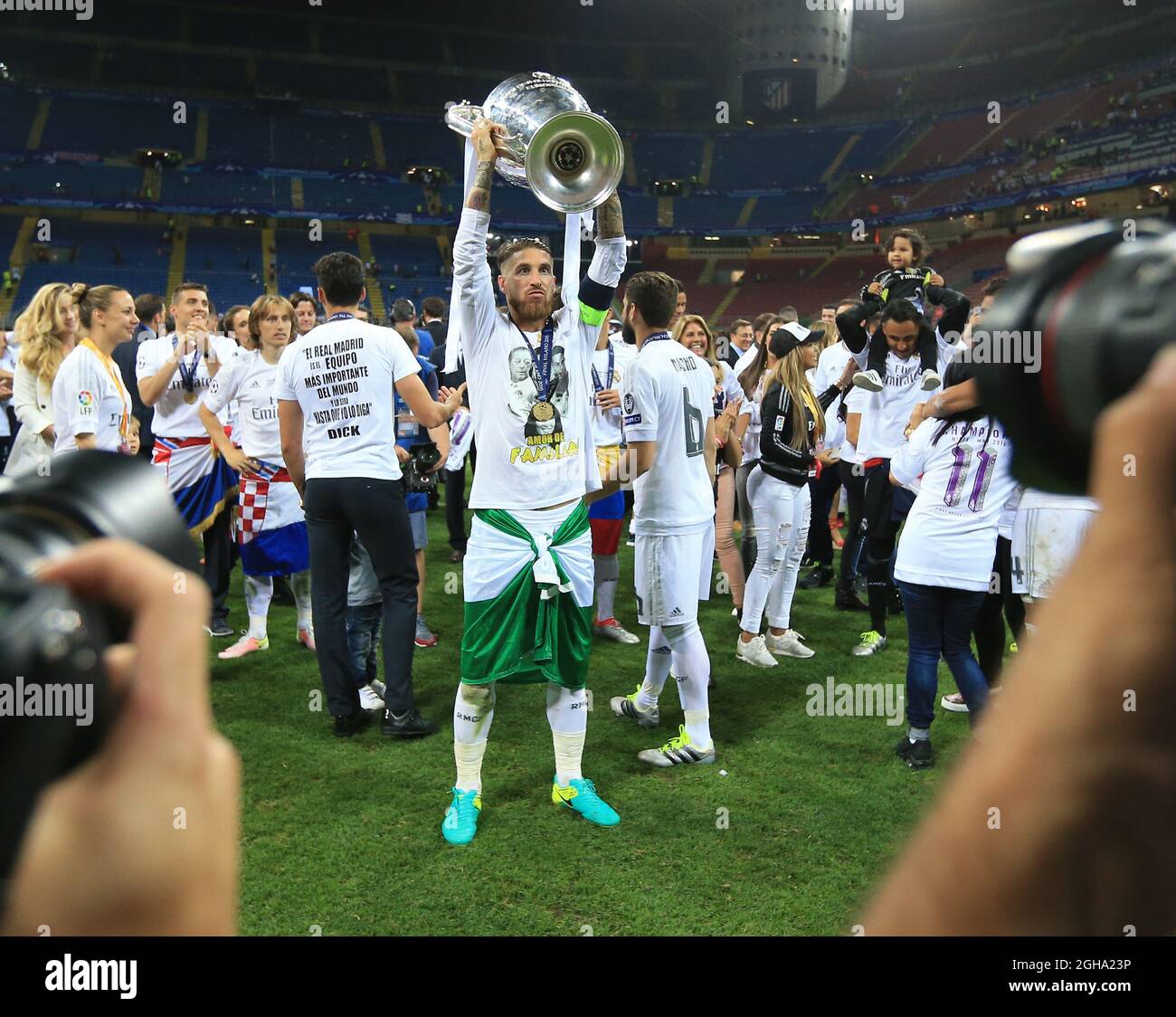 Sergio Ramos captain of Real Madrid lifts the UEFA Champions League Trophy at the Giuseppe Mezza Stadium, Milan, Italy. Photo credit should read: David Klein/Sportimage via PA Images Stock Photo