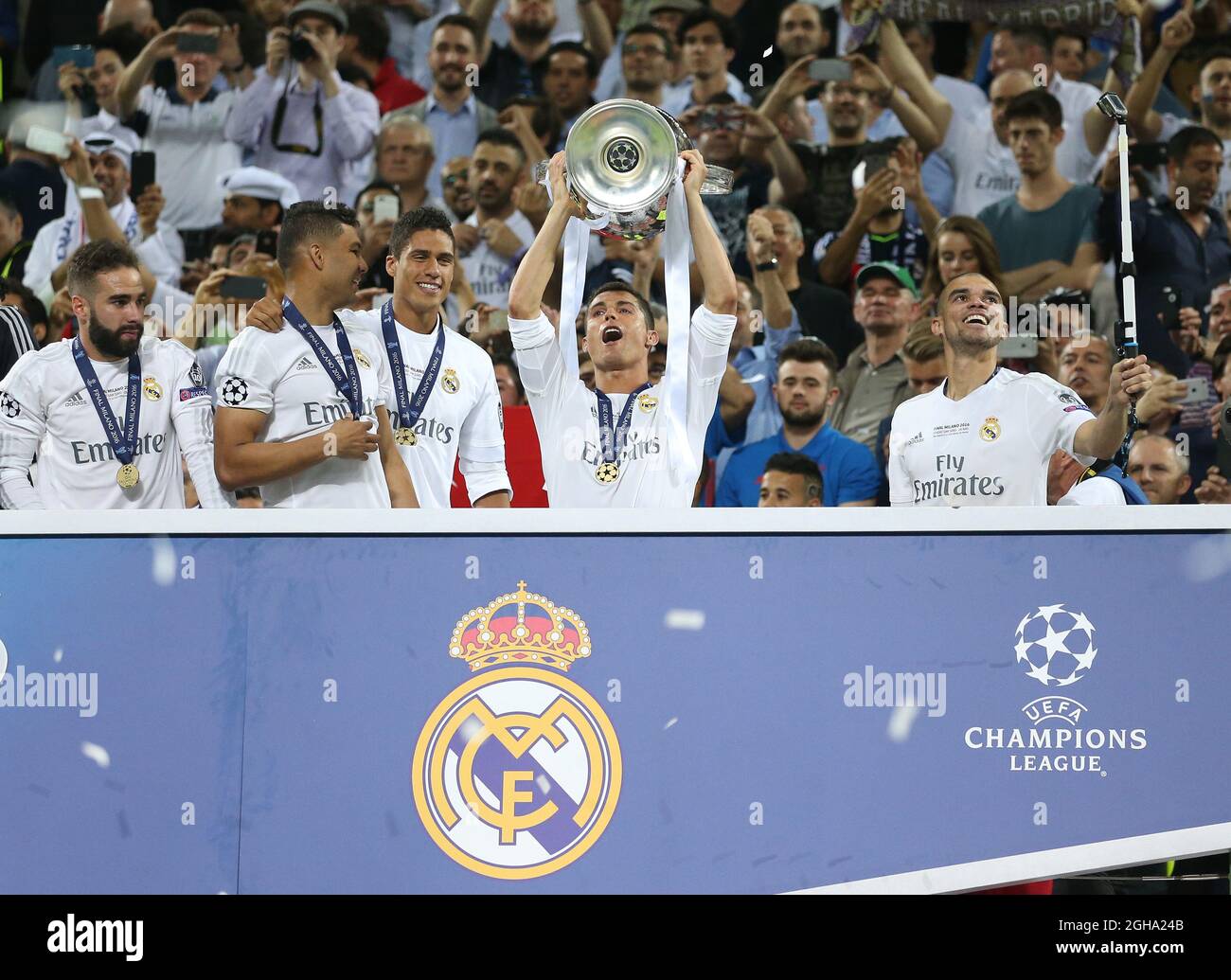 Sergio Ramos captain of Real Madrid lifts the   UEFA Champions League Trophy for the 11th time at the Giuseppe Meazza Stadium, Milan, Italy. Photo credit should read: David Klein/Sportimage via PA Images Stock Photo
