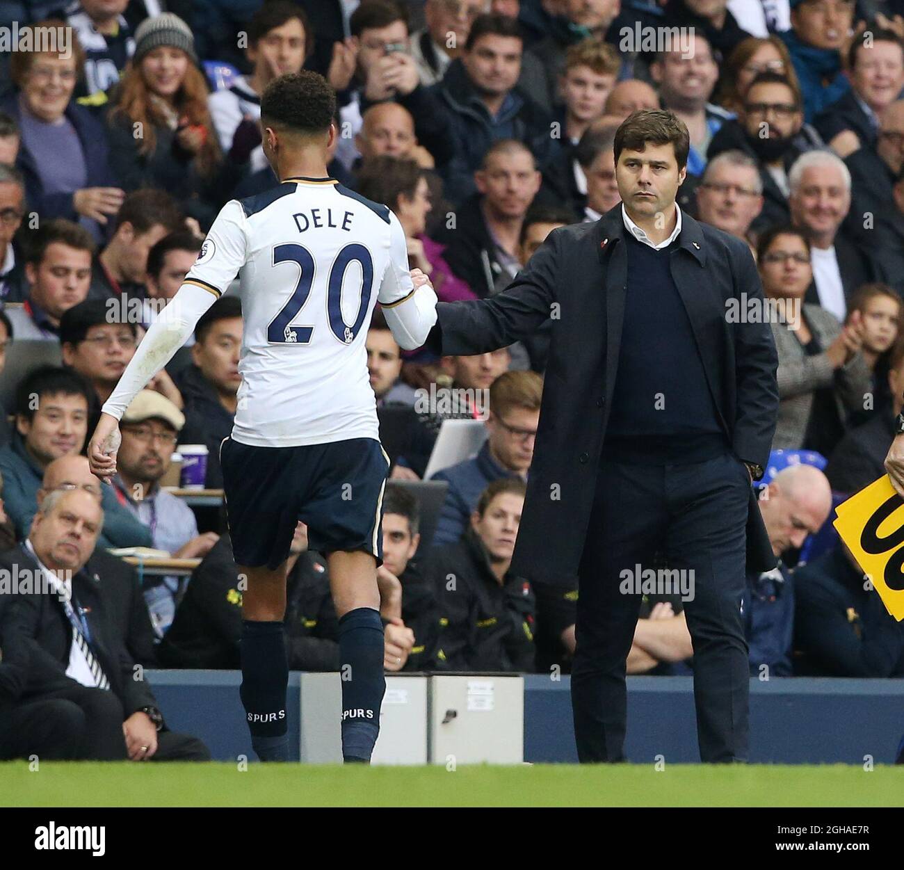 Tottenham's Mauricio Pochettino substitutes Dele Alli during the Premier League match at White Hart Lane Stadium, London. Picture date October 29th, 2016 Pic David Klein/Sportimage via PA Images Stock Photo