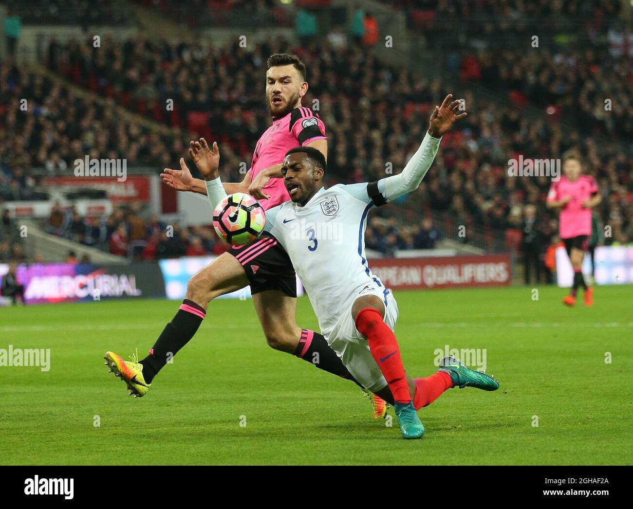 Danny Rose of England goes down in the box after he was clipped by Robert Snodgrass of Scotland during the FIFA World Cup Qualifying Group F match at Wembley Stadium, London. Picture date: November 11th, 2016. Pic David Klein/Sportimage via PA Images Stock Photo