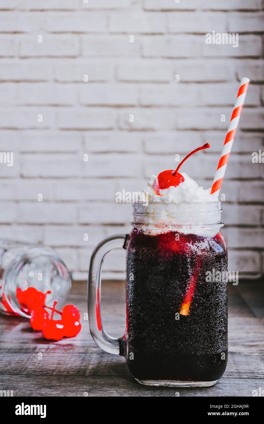 Cherry coke float hires stock photography and images Alamy