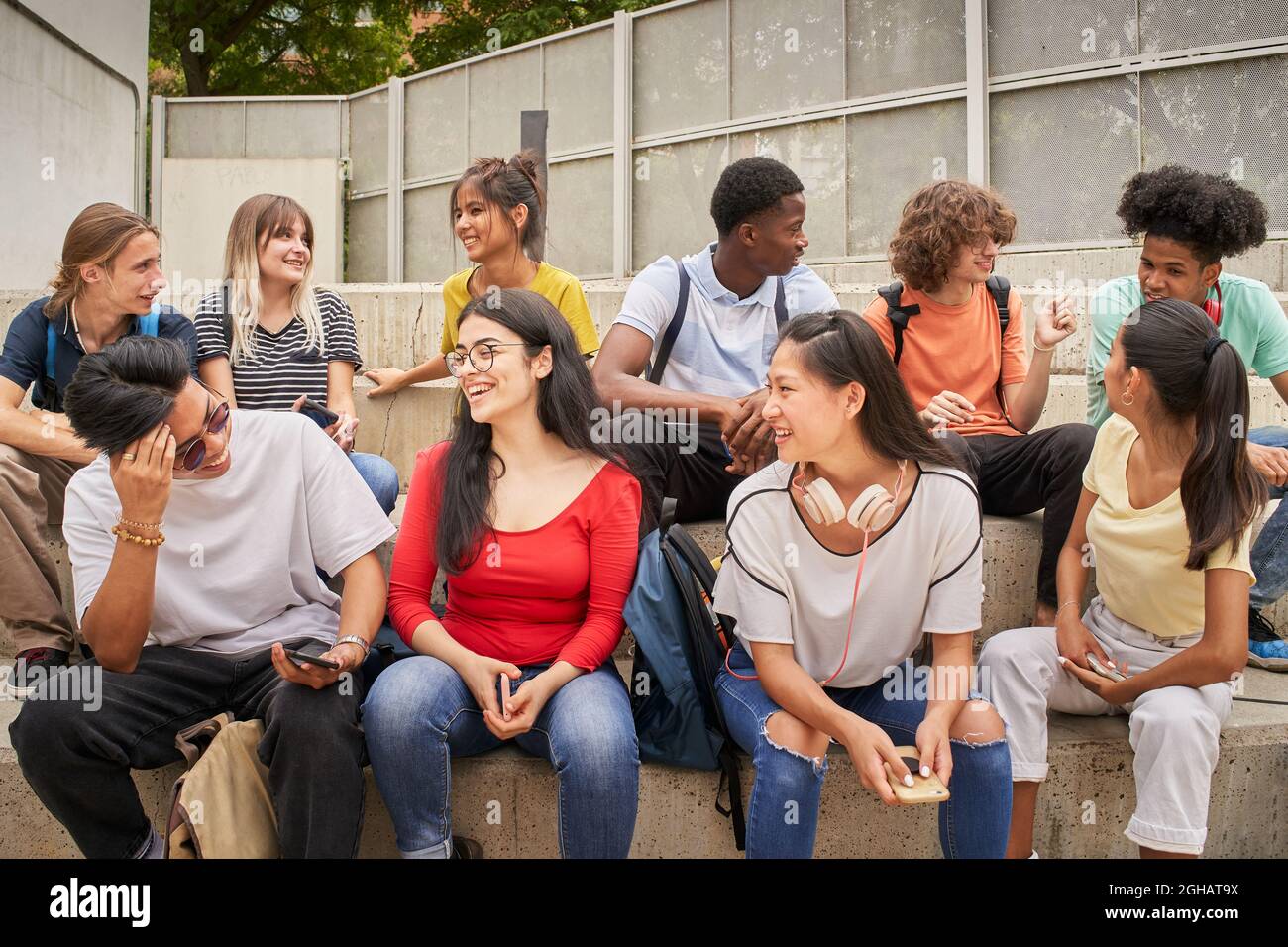 High school students in a group hi-res stock photography and images - Alamy