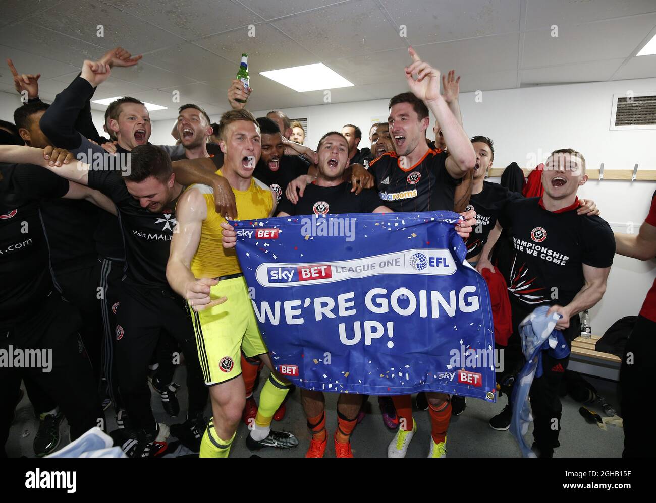 Players celebrate promotion during the English League One match at Sixfields Stadium Stadium, Northampton. Picture date: April 8th 2017. Pic credit should read: Simon Bellis/Sportimage via PA Images Stock Photo