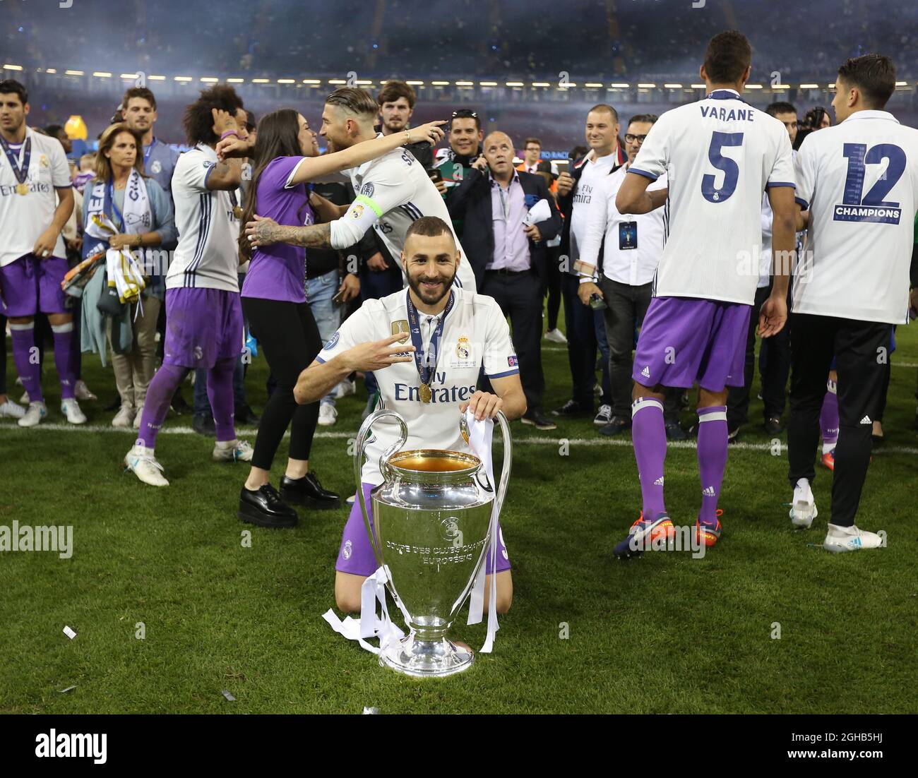 Karim Benzema of Real Madrid with the trophy during the Champions League Final match at the Millennium Stadium, Cardiff. Picture date: June 3rd, 2017.Picture credit should read: David Klein/Sportimage via PA