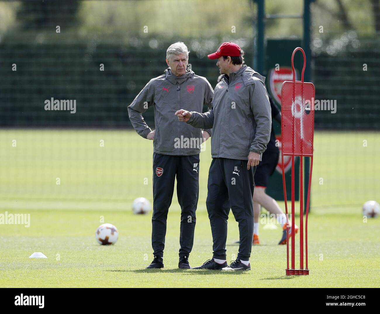 Arsenal's Arsene Wenger with Jens Lehmann during the training session at the Arsenal Training Centre, London Colney. Picture date: 25th April 2018. Picture credit should read: David Klein/Sportimage via PA Images Stock Photo