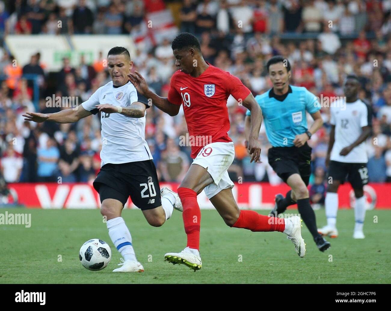 Marcus Rashford of England races past David Guzman of Costa Rica during the International Friendly match at Elland Road Stadium, Leeds. Picture date 7th June 2018. Picture credit should read: Simon Bellis/Sportimage via PA Images Stock Photo