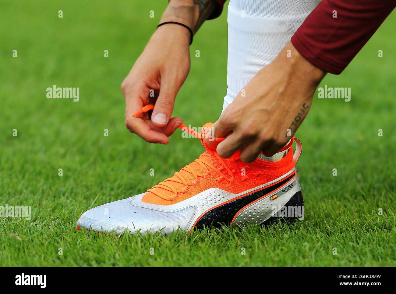 Arsenal's Hector Bellerin ties his personalised Puma football boots during  the pre season friendly match at the Aviva Stadium, Dublin. Picture date  1st August 2018. Picture credit should read: Matt McNulty/Sportimage via