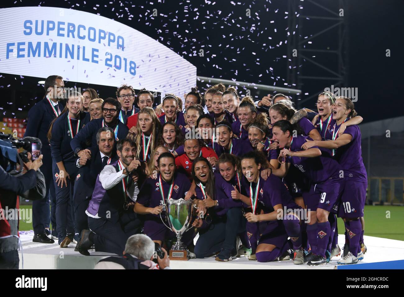 The Fiorentina team celebrates the victory during the Women's Italian Supercup final at the Alberto Piccolo's Stadium, La Spezia. Picture date: 13th October 2018. Picture credit should be: Jonathan Moscrop/Sportimage  via PA Images **ITALY OUT** Stock Photo