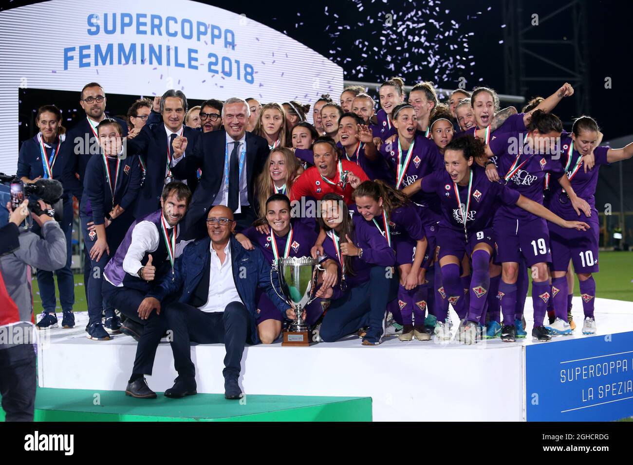 The Fiorentina team celebrates the victory during the Women's Italian Supercup final at the Alberto Piccolo's Stadium, La Spezia. Picture date: 13th October 2018. Picture credit should be: Jonathan Moscrop/Sportimage  via PA Images **ITALY OUT** Stock Photo