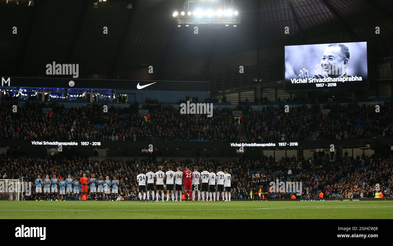 Both teams observe a minutes silence for the death of Leicester owner Vichal Srivaddhanaprabha during the Carabao Cup Fourth Round match at the Etihad Stadium, Manchester. Picture date 1st November 2018. Picture credit should read: Simon Bellis/Sportimage via PA Images Stock Photo