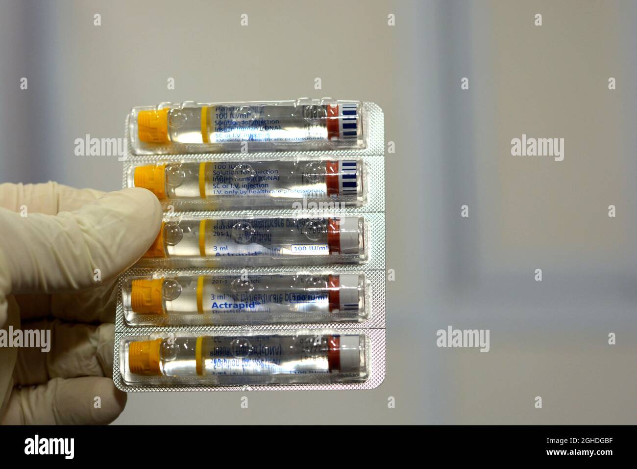 Actrapid human insulin rDNA penfill 100 IU solution for subcutaneous or intravenous injection in cartridge for use with Novo Nordisk devices Stock Photo