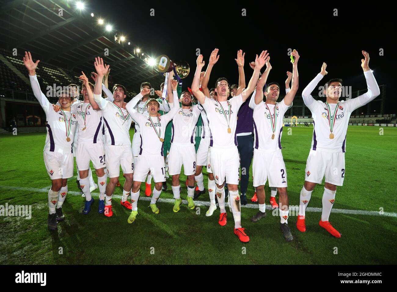 the players of Fiorentina Primavera celebrate victory of trophy News  Photo - Getty Images