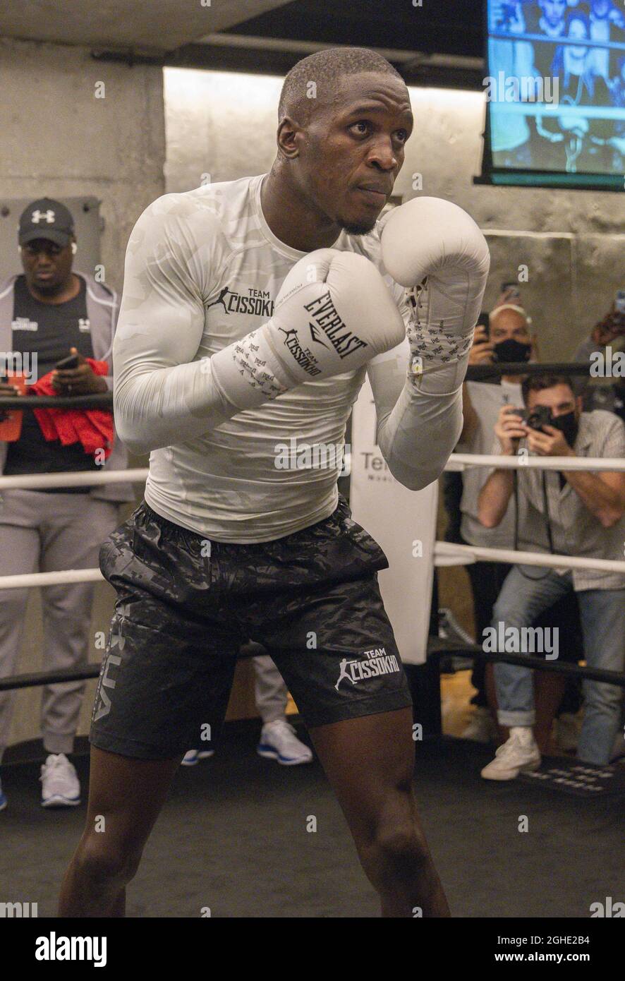 Boxing training session hi res stock photography and images Page