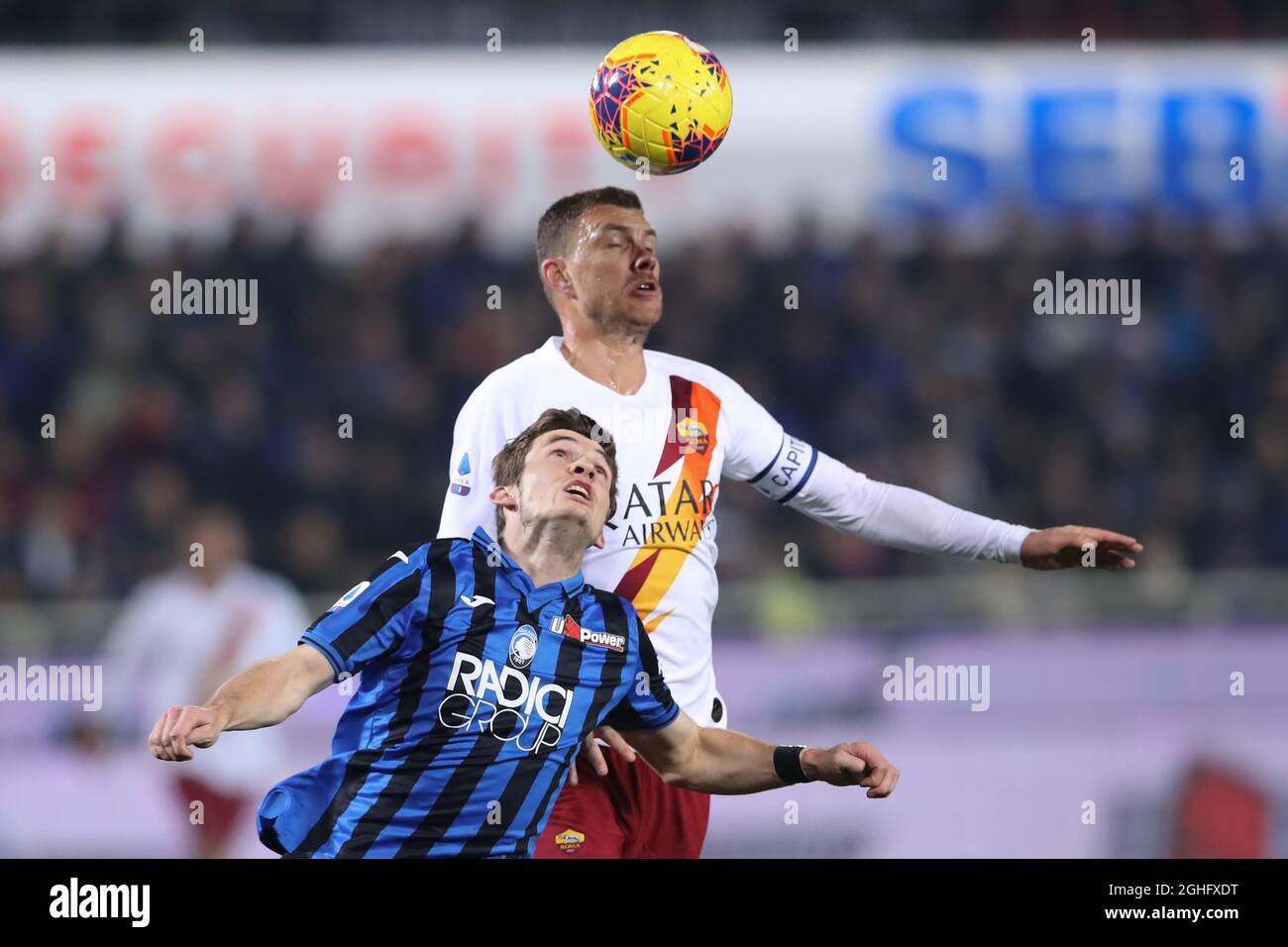 Marten de roon atalanta and edin dzeko roma hi-res stock photography ...