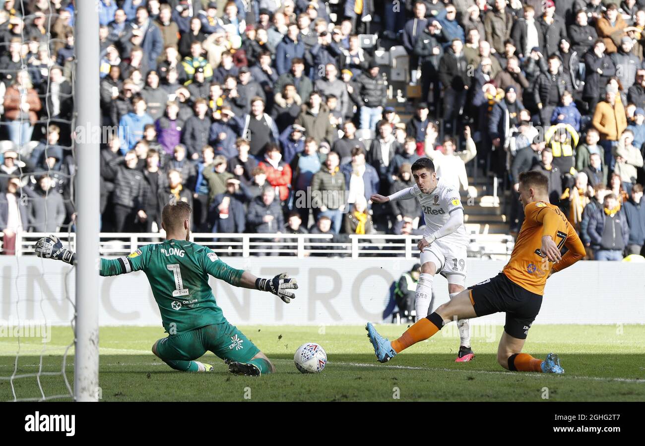 Pablo Hernandez of Leeds United scores their second goal past George Long of Hull City during the Sky Bet Championship match at the KC Stadium, Kingston upon Hull. Picture date: 29th February 2020. Picture credit should read: Darren Staples/Sportimage via PA Images Stock Photo