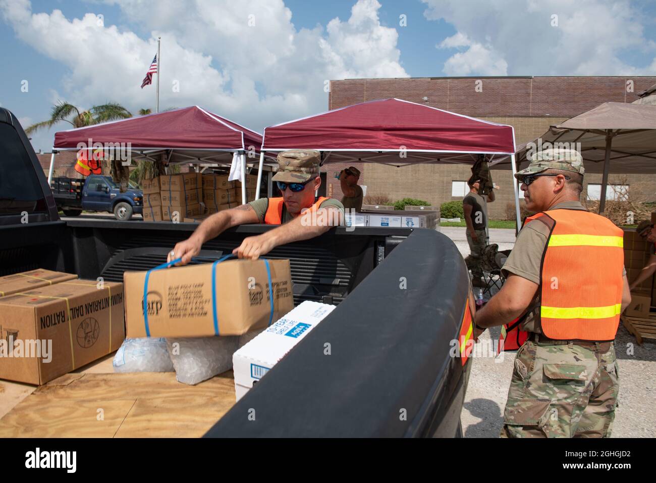 Larose, United States Of America. 05th Sep, 2021. Larose, United States of America. 05 September, 2021. Texas National Guard soldiers distribute ice, water, and Meals Ready-To-Eat to survivors of Hurricane Ida in Lafourche Parish September 5, 2021 in Larose, Louisiana. Credit: TSgt. Agustin G. Salazar/U.S. Air Force/Alamy Live News Stock Photo